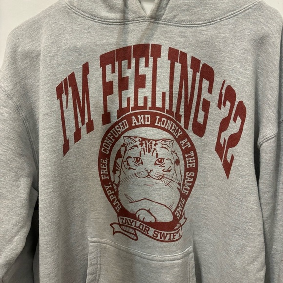 Taylor Swift Feeling 22 Cat Sweatshirt - Picture 6 of 8